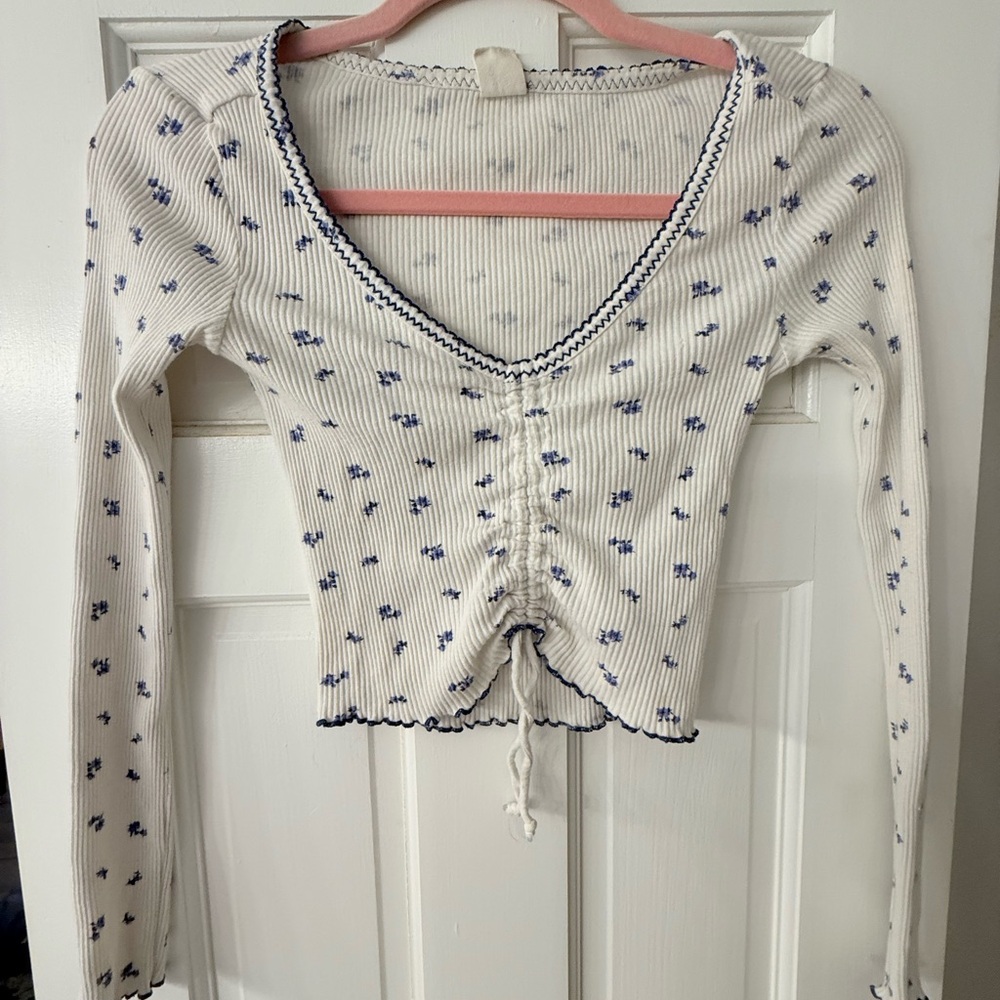 Urban Outfitters White and Blue Floral Crop Top